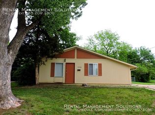 3208 SW Central Park Ave, Topeka, KS 66611