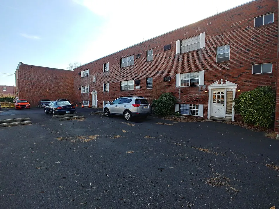 616 Unruh Ave