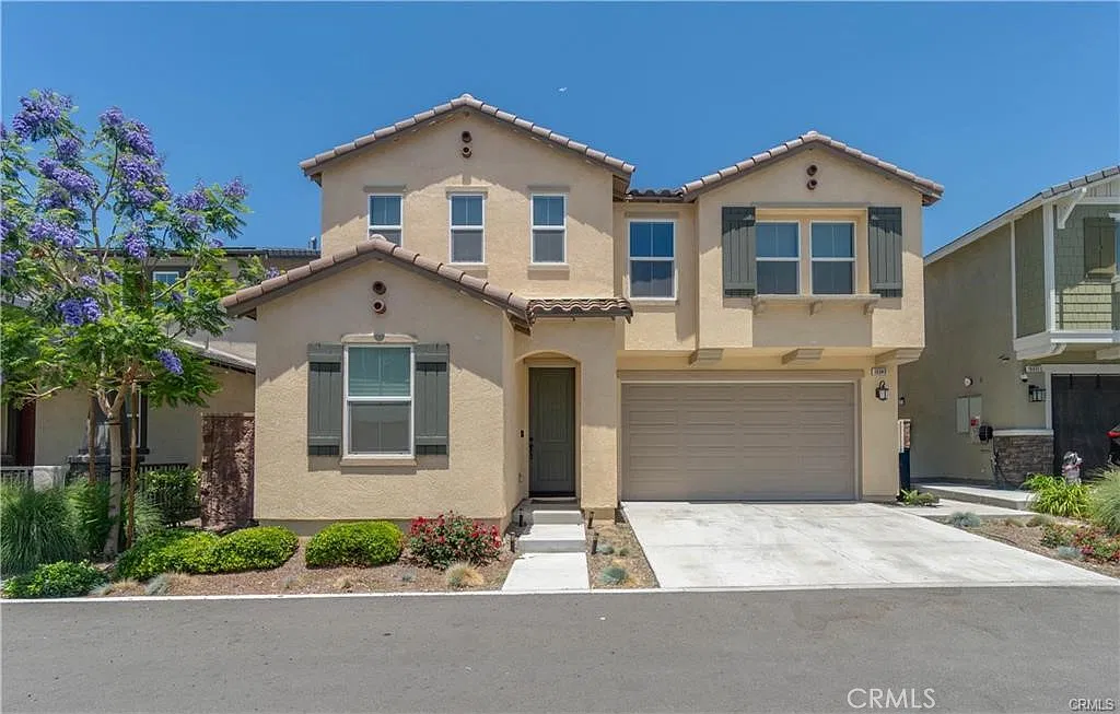 3 bed, 2.5 bath, 2096 sqft, $3,600 — Photo 1