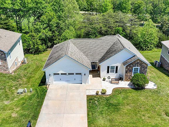 4th image of 1087 Barrow Hills Dr