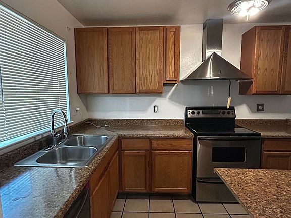 2nd image of 415 Baylor Dr