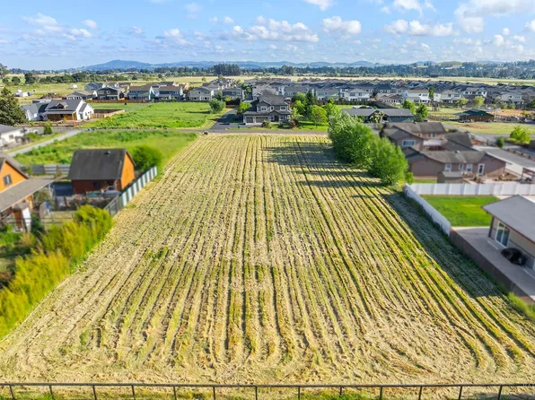 7143 Petaluma Hill Road, Penngrove, CA 94951