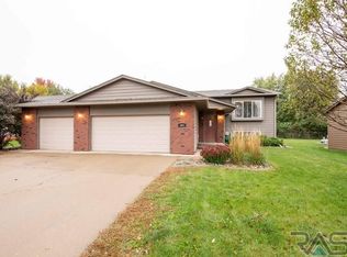 504 N Eastern Ave, Hartford, SD 57033