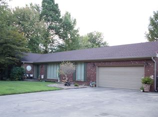 2220 Edinborough Dr, Murray, KY 42071