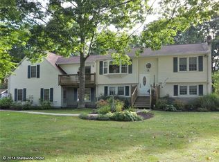 36 Old Meadow Ln, Charlestown, RI 02813