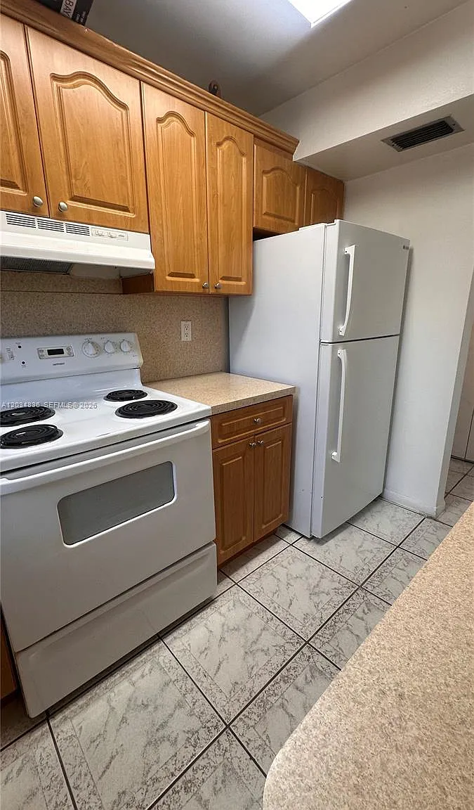 John Charles Condo — Photo 2