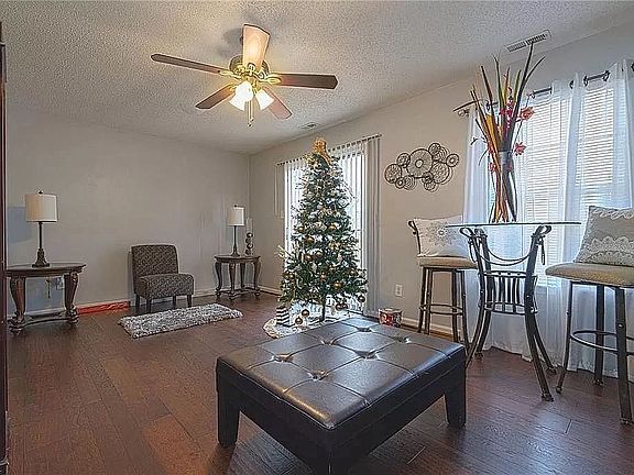 5th image of 2118 Keller Ave #A