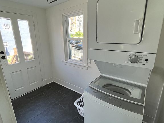 5th image of 112 N Maple Ave #2