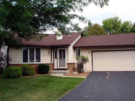 1st image of 1618 Holly Dr #1