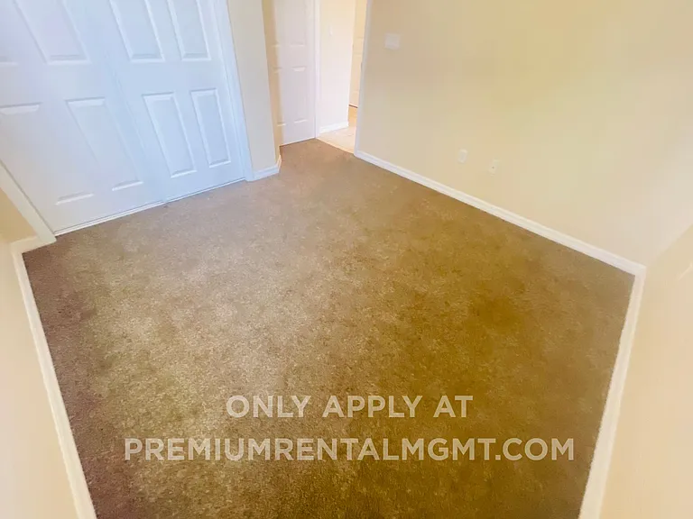 404 Cinnamon Dr — Photo 8