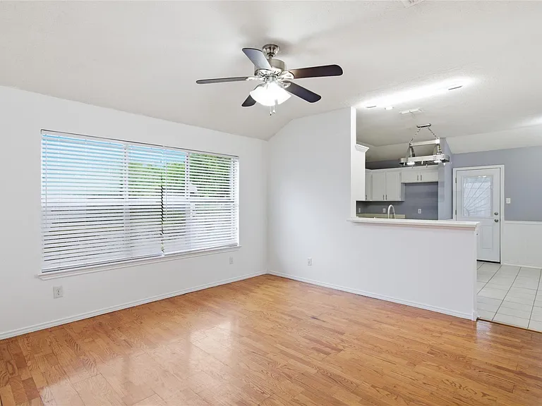 120 Mule Deer Ct — Photo 14