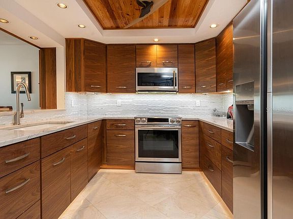 5th image of 4712 Ocean Blvd APT W2