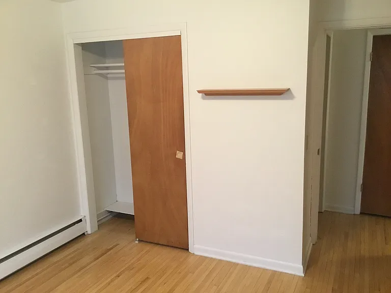 1006 Broadway St — Photo 9