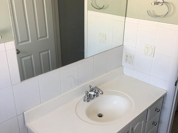 5th image of 4616 N Sayre Ave APT 3
