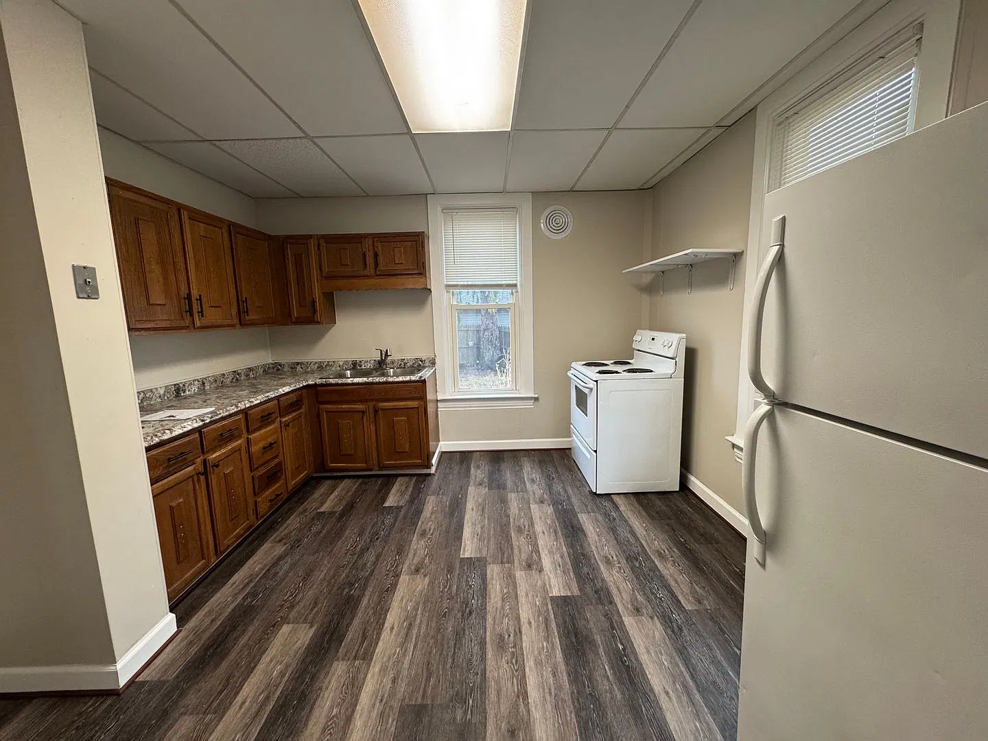 Spacious & Cozy 2-Bedroom Lower Apartment with Appliances & Garage Space Included! — Photo 2