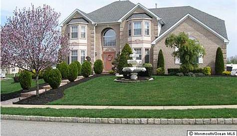 1st image of 125 Newington Ln