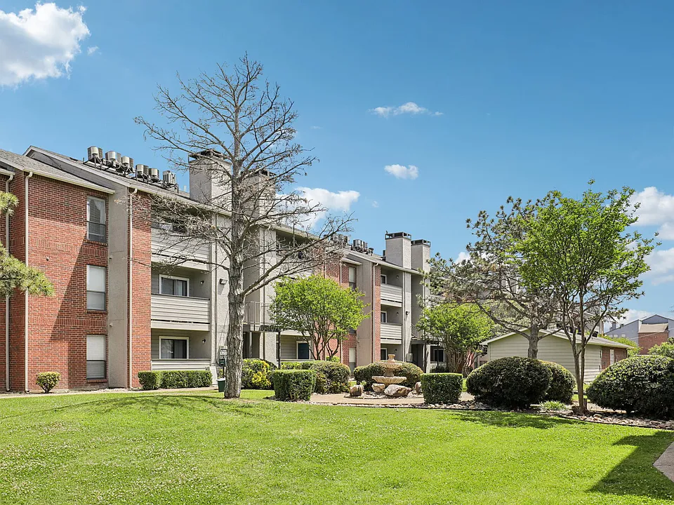 Claro Court Apartments