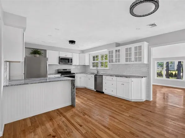 1 Angell Rd, Lincoln, RI 02865