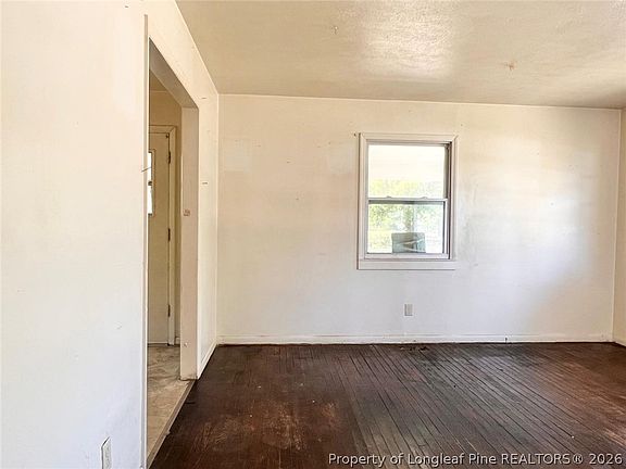 4th image of 1716 Shaw Rd