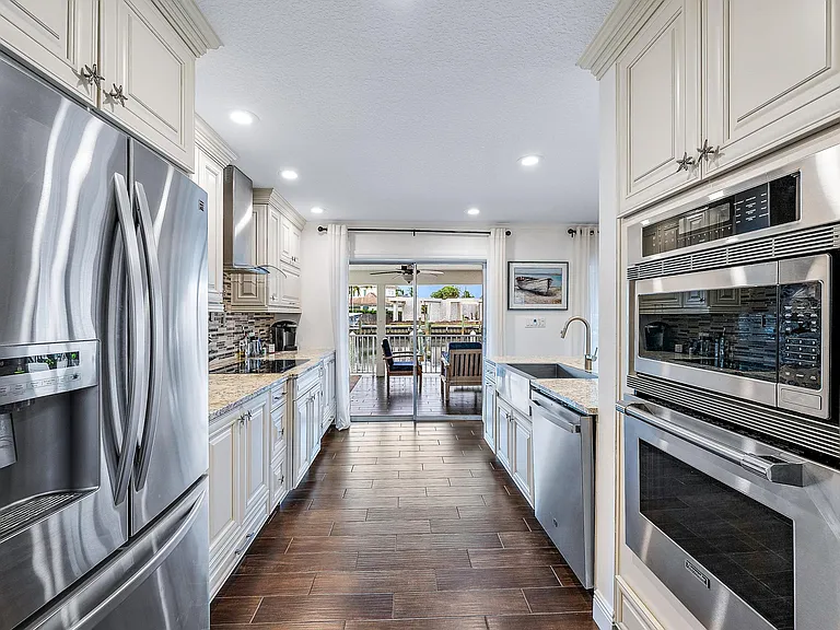 14120 Harbor Ln — Photo 5