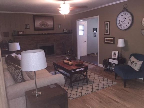 5th image of 208 W 27th Ave