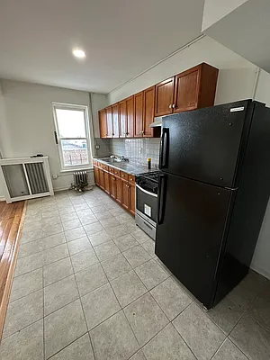 Rented by New York Realty Minimax Inc | media 2