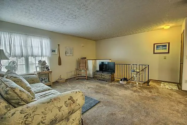 5628 Windrift Dr photo 1