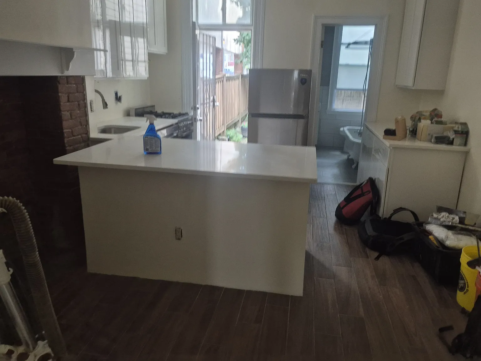1 bed, 550 sqft, $2,300 — Photo 2