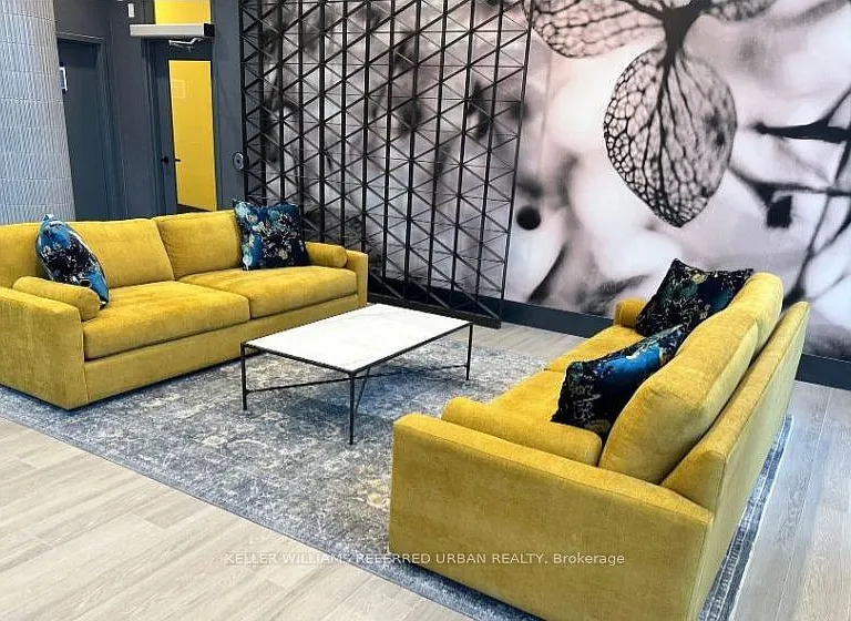 10 Lagerfeld Dr — Photo 1