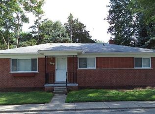 25 Hollywood Ct, Mount Clemens, MI