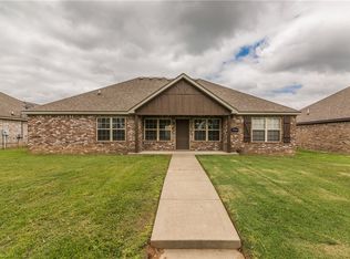 2904 SW Featherston Rd, Bentonville, AR 72712