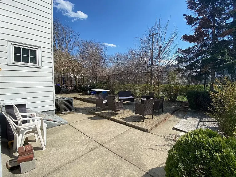 19 Lothrop St #1 — Photo 8