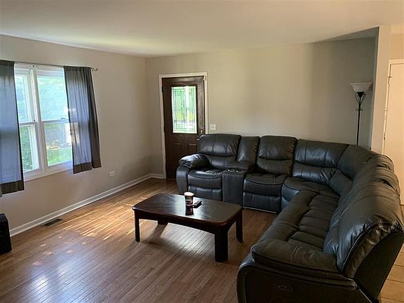 2nd image of 35673 N Oakwood Ave