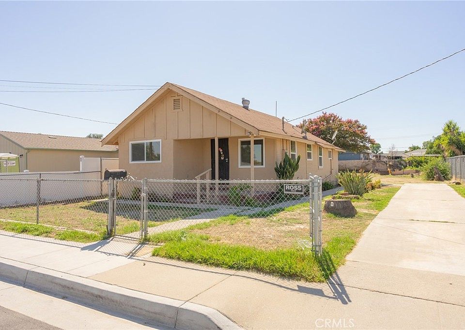 1st image of 556 Ramona Ave