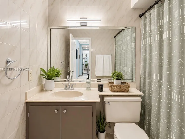 525 NW 100th Ct #525 — Photo 18