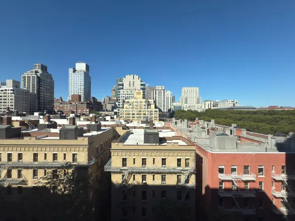 420 East 64th Street image 2 of 12