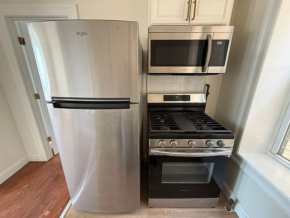 3rd image of 5111 Palisade Ave #11E
