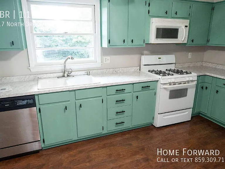 517 N 3rd St — Photo 8