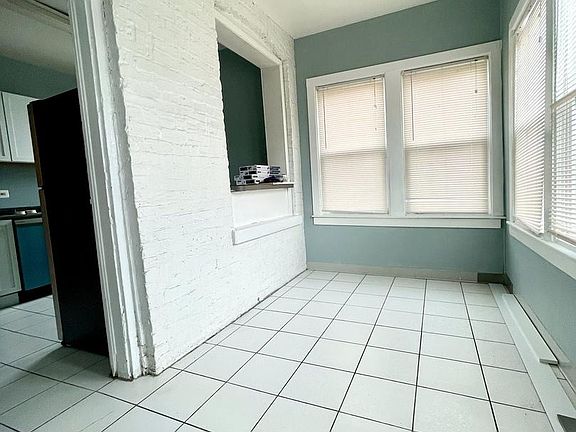 2nd image of 3237 W Thomas St APT 2