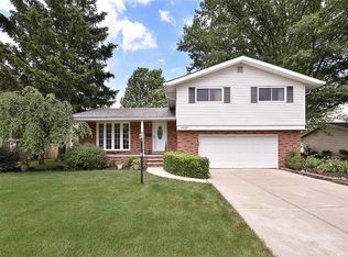 26984 Driscoll Ln, North Olmsted, OH 44070