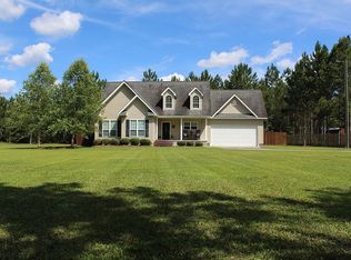 605 Cardinal Rd, Wray, GA 31798