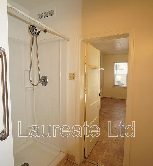 1436.5 Kenton St — Photo 5