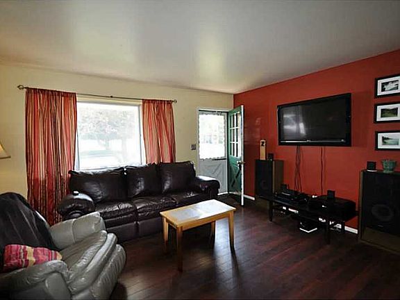 2nd image of 768 Skylark Dr