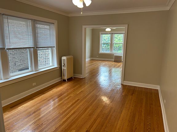 3rd image of 1634 W Thorndale Ave #2