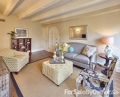3rd image of 4828 Roanoke Pkwy #7