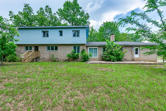 400 Derby Ln — Photo 9