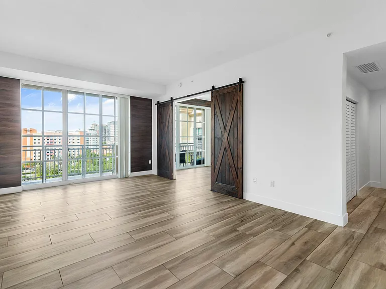 410 Evernia St #807 — Photo 17
