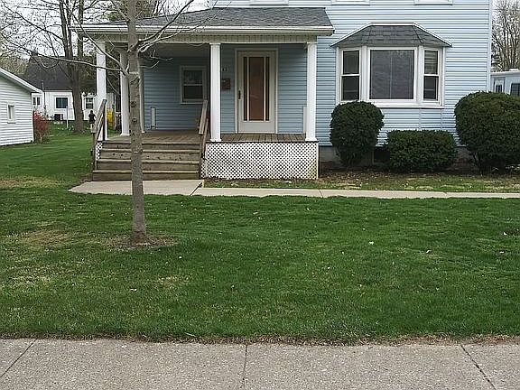 5th image of 743 Welsted St