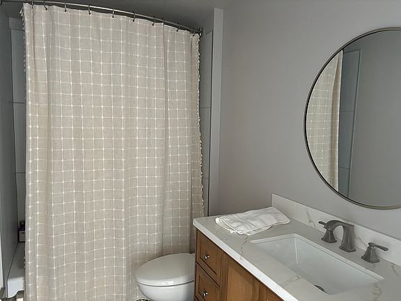 5th image of 425 Harvard Ave #1001