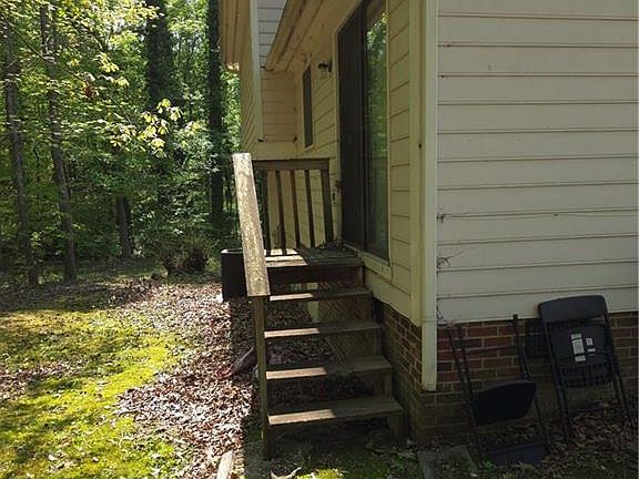 3rd image of 3315 Argyle Ln